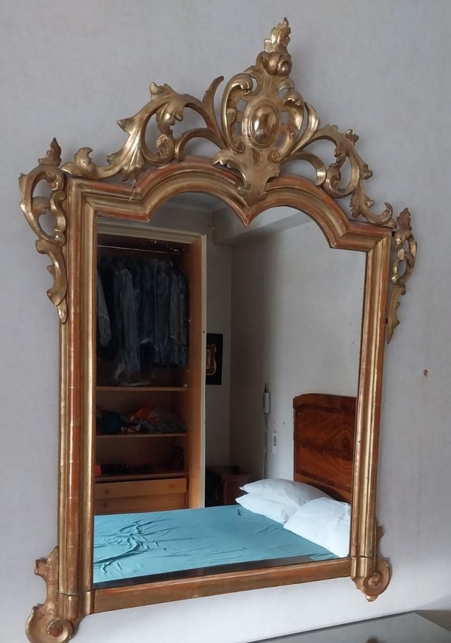 Specchiera con cornice doratura 