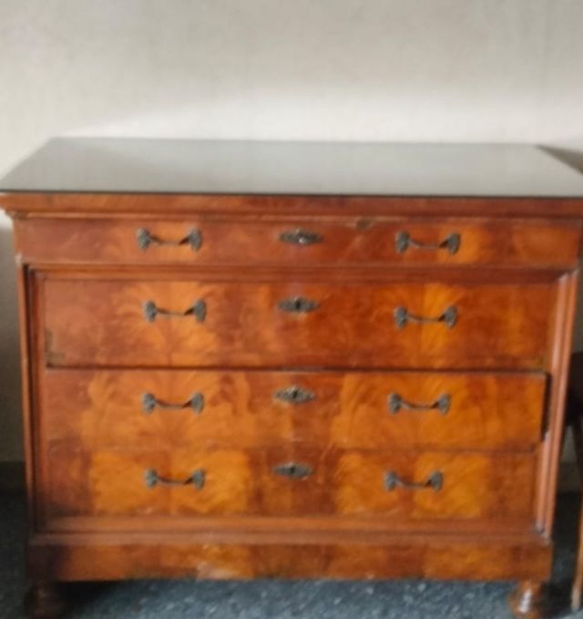 Comò in legno, cassetti  top in vetro