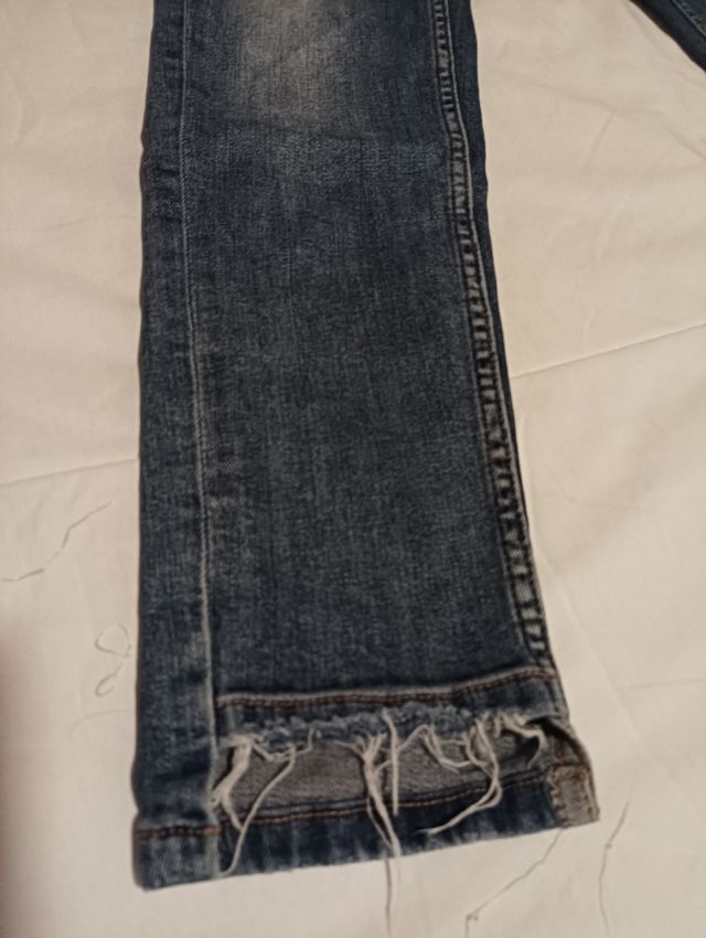 Pantalón vaquero roto de Zara