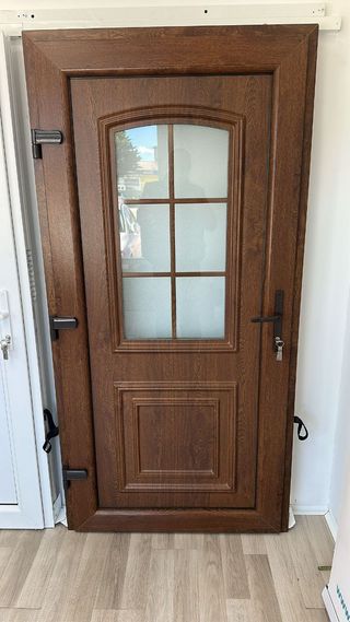 Ventana PVC Oscilante 400x400 Vidrio Mate Roble