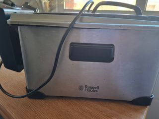 Freidora de aceite Russell Hobbs