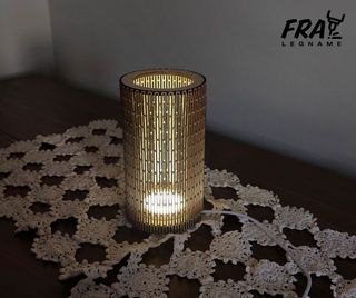 Lampada da tavolo in legno