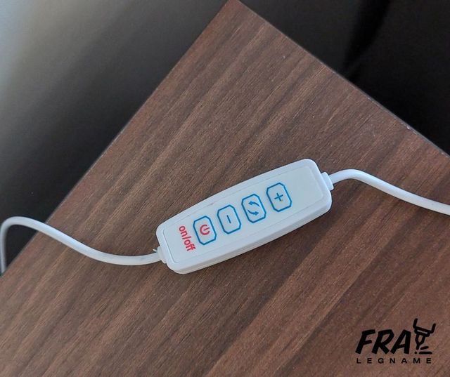 Lampada da tavolo in legno