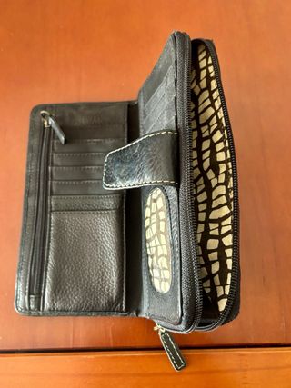 Cartera Fossil de piel negra  Elegancia y calidad