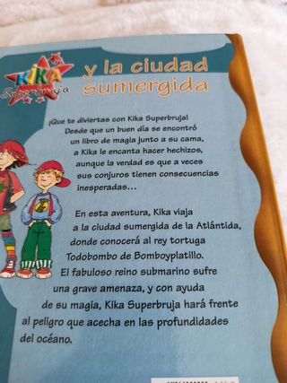Kika Superbruja y la ciudad sumergida (Kika Superbruja / Kika Superwitch) (Spanish Edition)