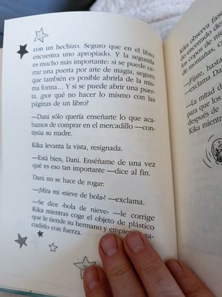 Kika Superbruja y la ciudad sumergida (Kika Superbruja / Kika Superwitch) (Spanish Edition)