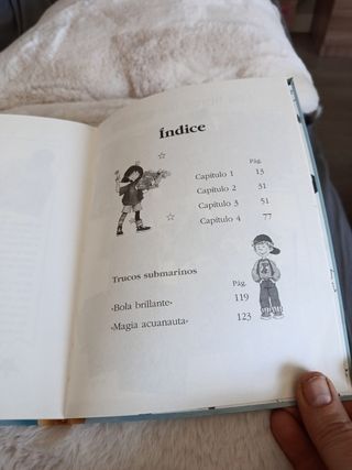 Kika Superbruja y la ciudad sumergida (Kika Superbruja / Kika Superwitch) (Spanish Edition)