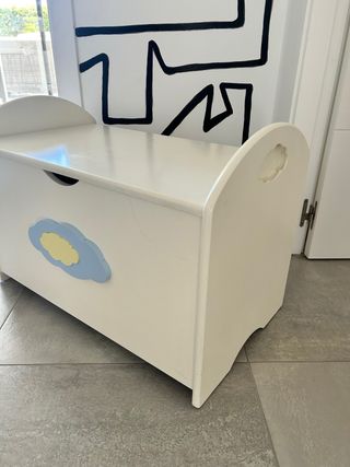 Baúl y banco de madera infantil