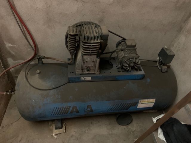 Compresor 300l trifasico