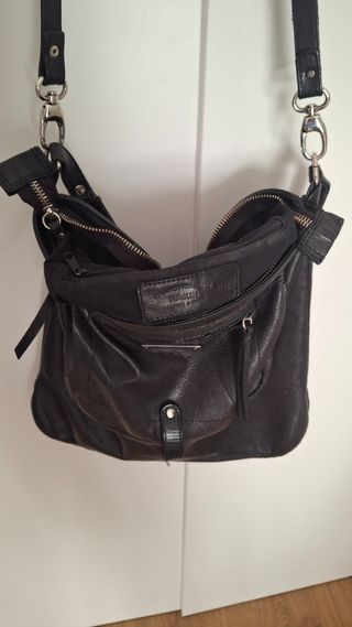 BOLSO DE PIEL NEGRO