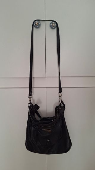 BOLSO DE PIEL NEGRO