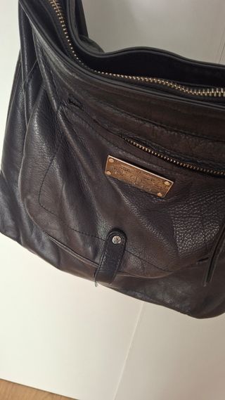 BOLSO DE PIEL NEGRO