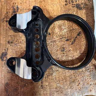 Soporte velocimetro harley davidson fort