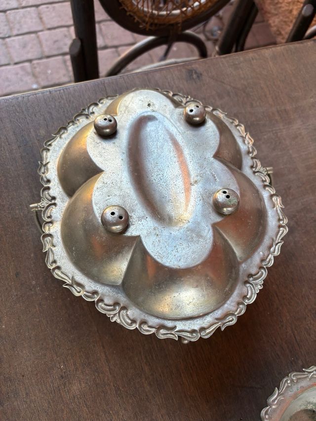 due Porta frutta in peltro