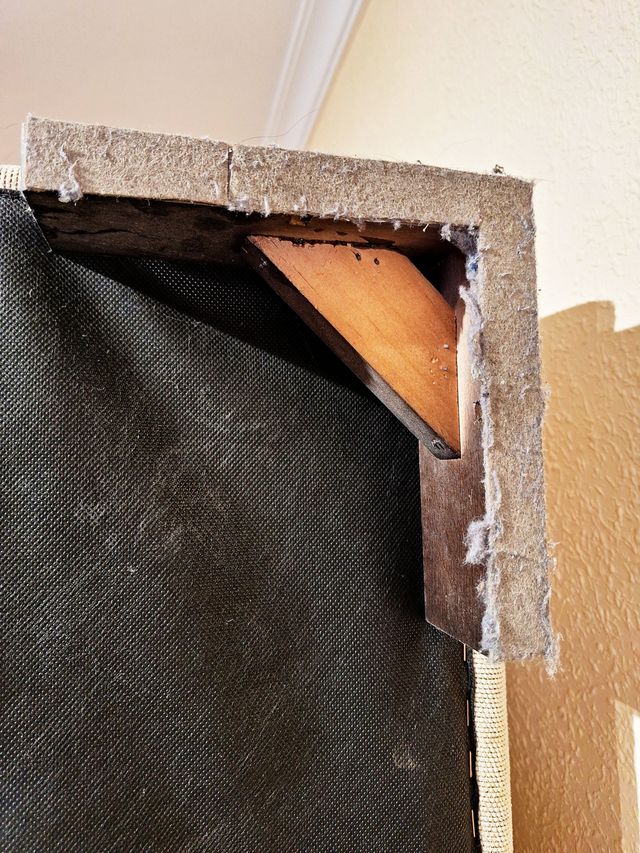 Sofá de tres plazas de una pieza beige