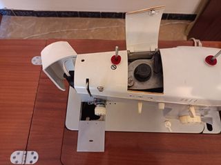 Máquina de coser SIGMA automática.