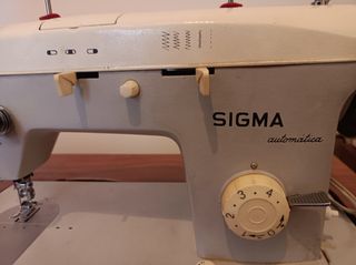 Máquina de coser SIGMA automática.