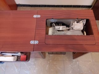 Máquina de coser SIGMA automática.