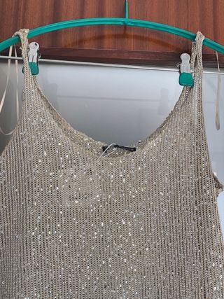 Vestido dorado transparente. Sin estrenar.