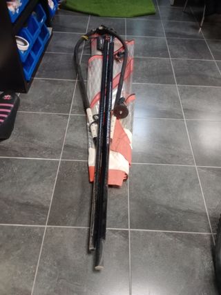 Tabla de surf con vela