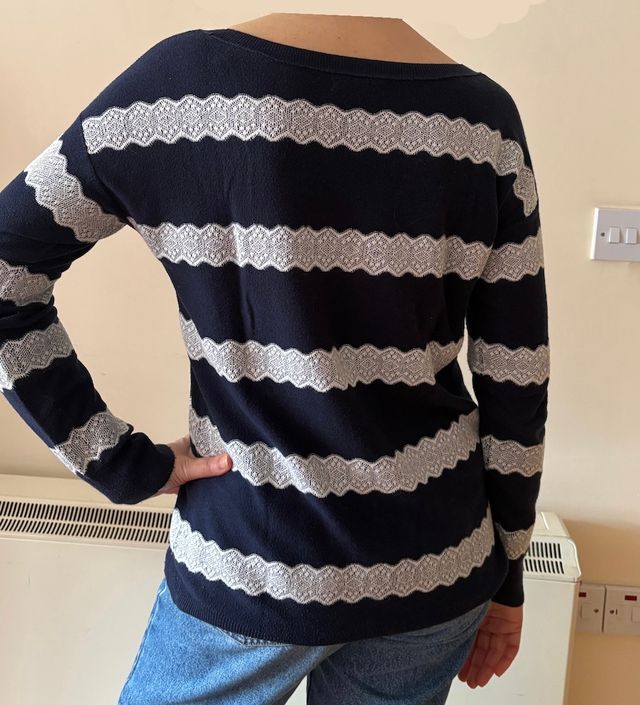 Jersey a rayas azul marino