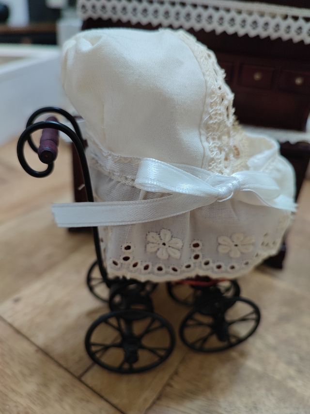 Muebles y accesorios casa de muñecas