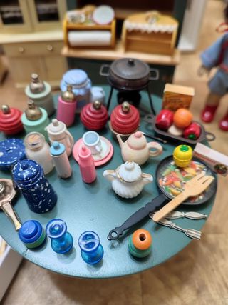 Muebles y accesorios casa de muñecas