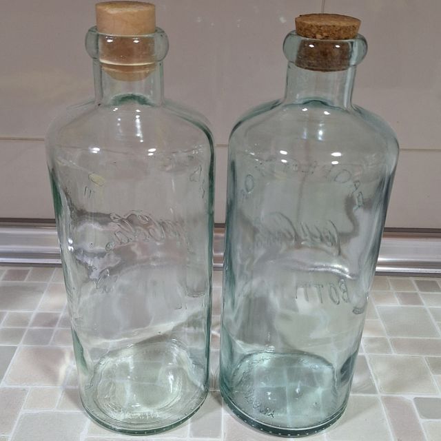 2 Botellas Propiedad Coca Cola