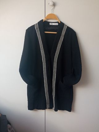 Zara M chaqueta larga negra 