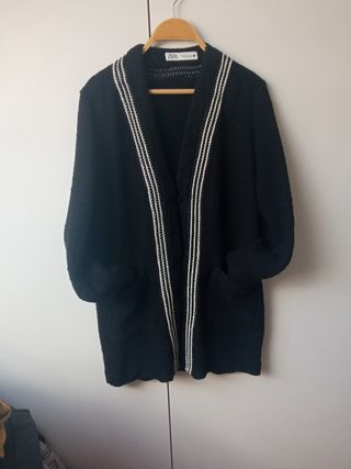 Zara M chaqueta larga negra 