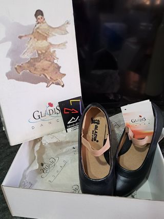 Zapatos de flamenca N°27 sin estrenar