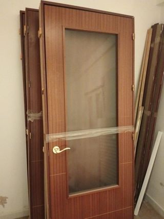 Montador de puertas y armario,cocina..