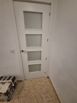 Montador de puertas y armario,cocina..