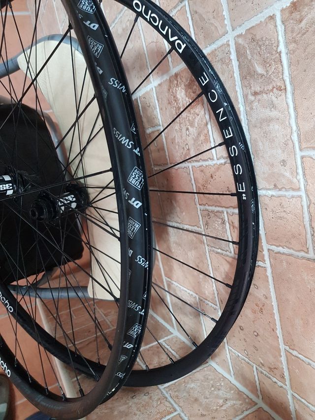 Ruedas ligeras a la carta DT gravel