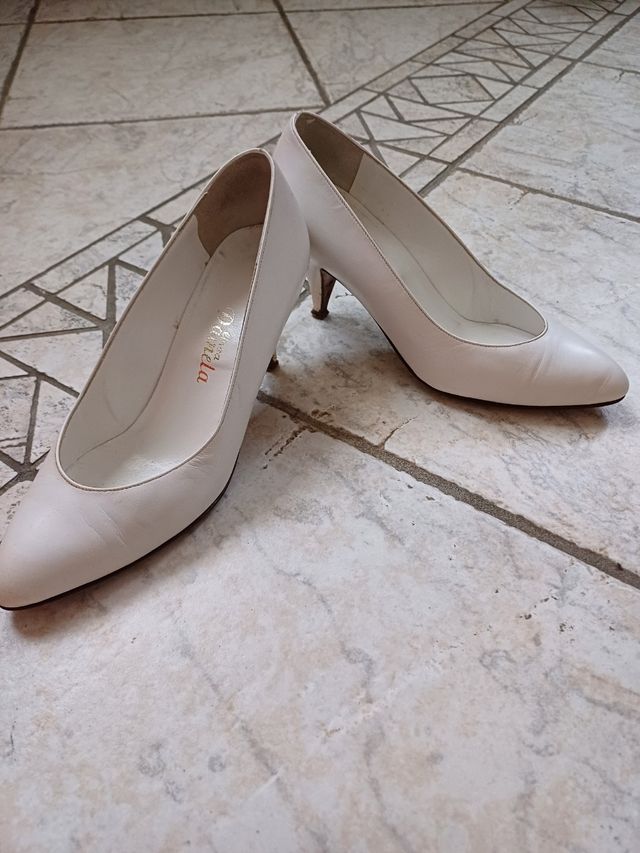 Scarpe bianche in pelle