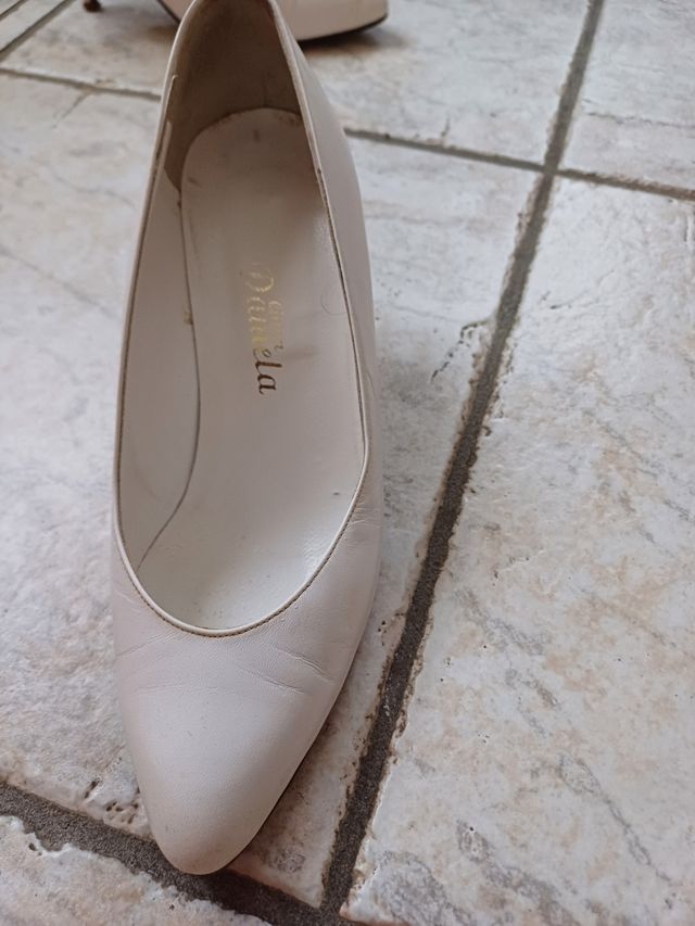 Scarpe bianche in pelle