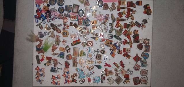 Lote de pins antiguos