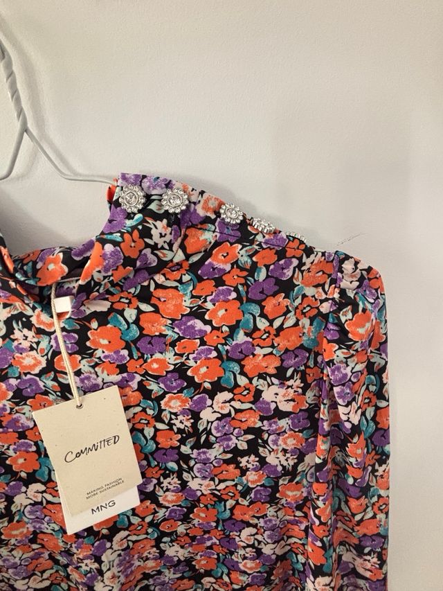 Vestido mango flores nuevo