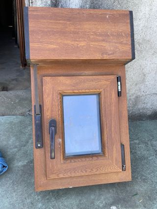 Ventana pwc efecto madera