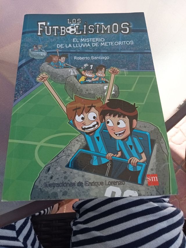 Los Futbolísimos 9: El misterio de la lluvia de meteoritos (Spanish Edition)