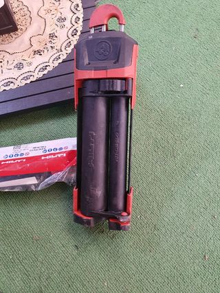 Pistola Hilti para taco químico