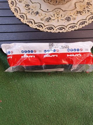 Pistola Hilti para taco químico