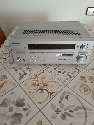 Altavoces JAMO con amplificador Pioneer