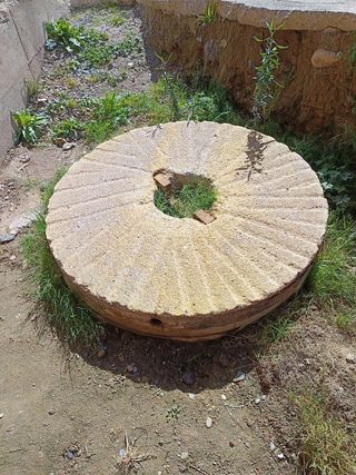 PIEDRAS DE MOLINO ANTIGUAS