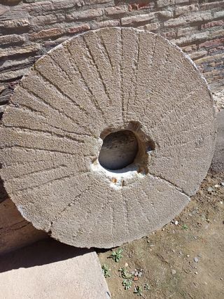 PIEDRAS DE MOLINO ANTIGUAS