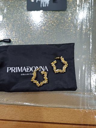 Orecchini dorate Primadonna.