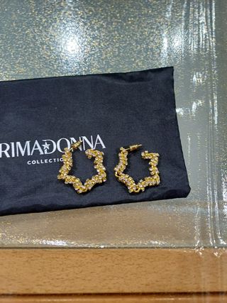 Orecchini dorate Primadonna.
