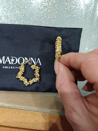 Orecchini dorate Primadonna.