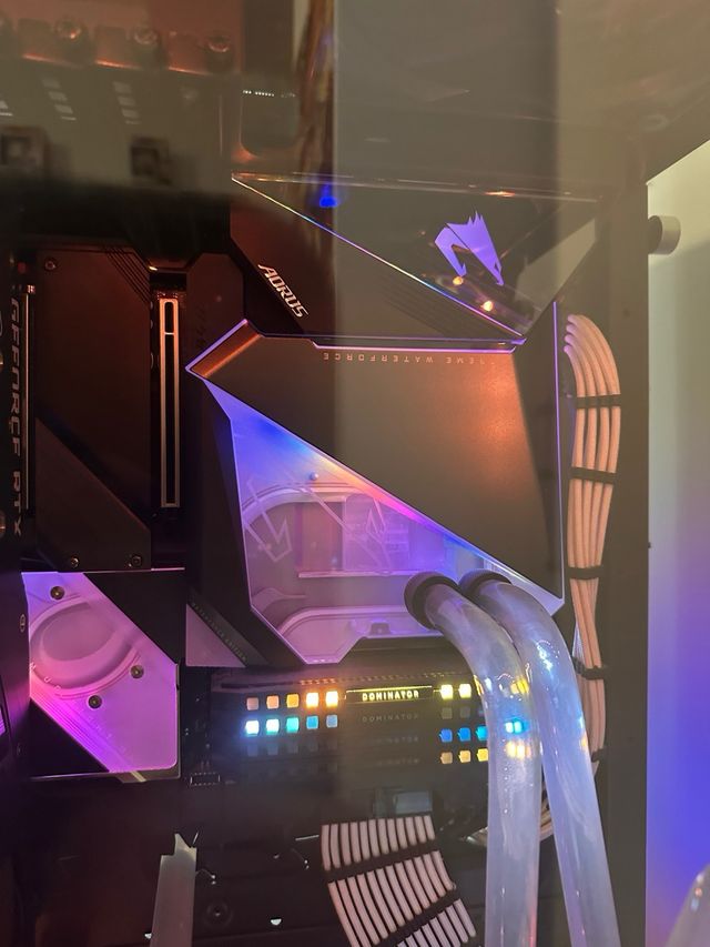 Gigabyte Z490 AORUS XTREME WATERFORCE