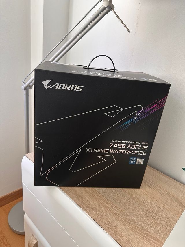 Gigabyte Z490 AORUS XTREME WATERFORCE